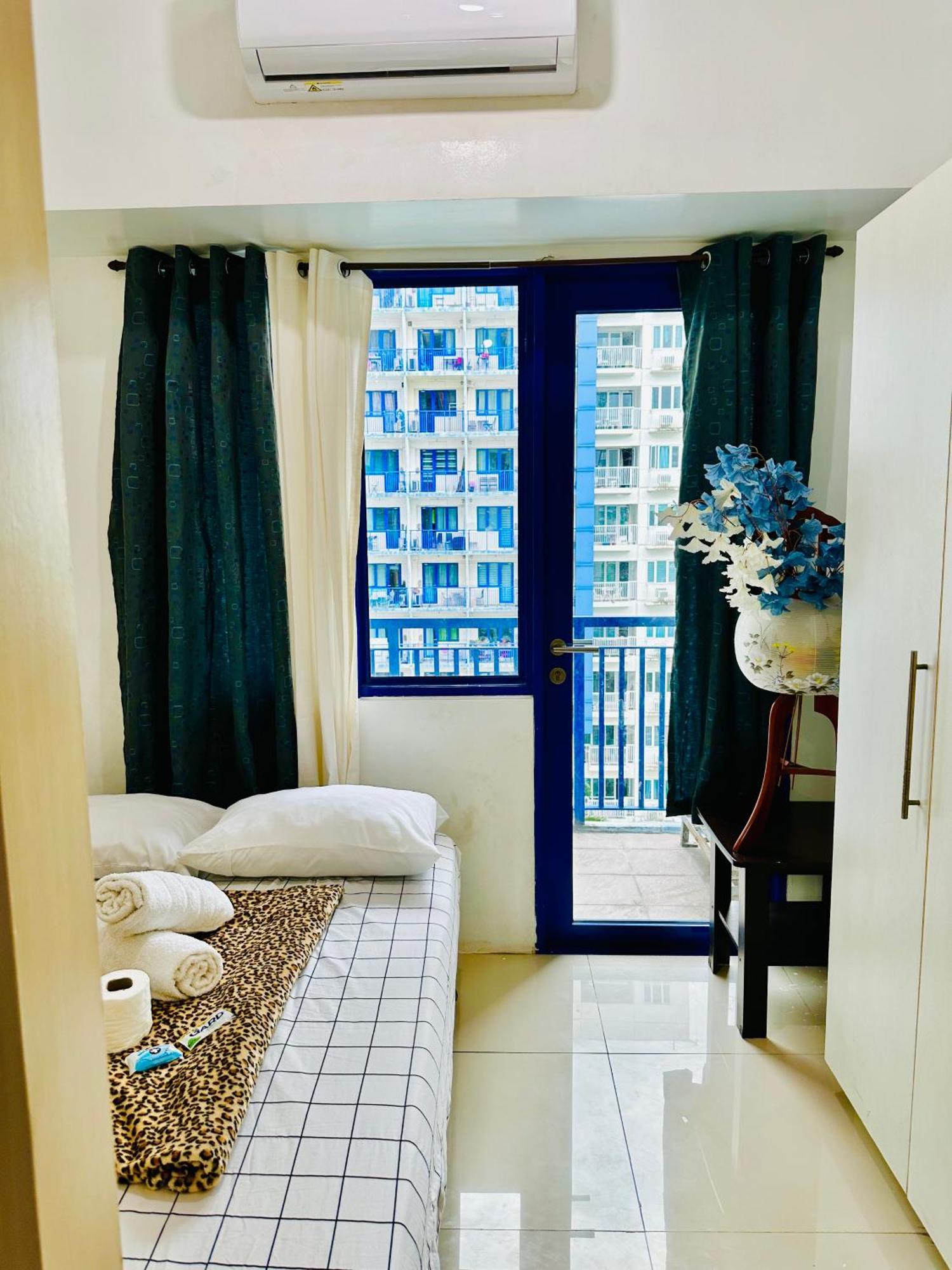 Sea 2-Br Unit With Free Parking Near Mall Of Asia Pasay Exteriör bild