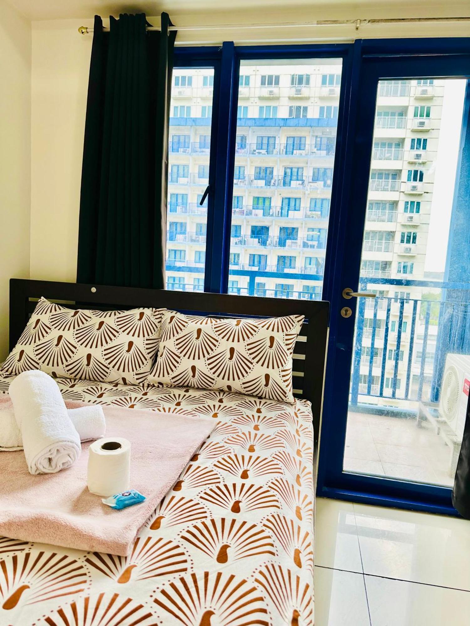 Sea 2-Br Unit With Free Parking Near Mall Of Asia Pasay Exteriör bild
