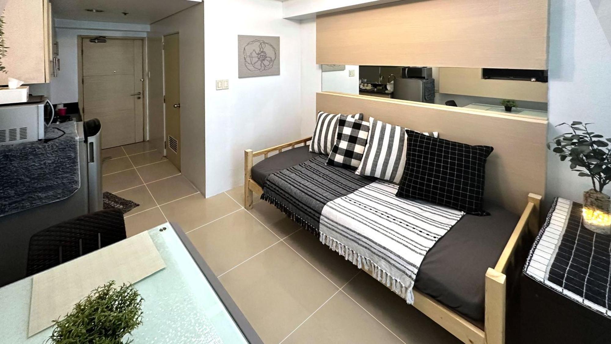 Sea 2-Br Unit With Free Parking Near Mall Of Asia Pasay Exteriör bild